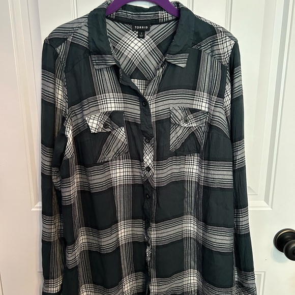 torrid Tops - Torrid green and white button up long sleeve shirt size 1X